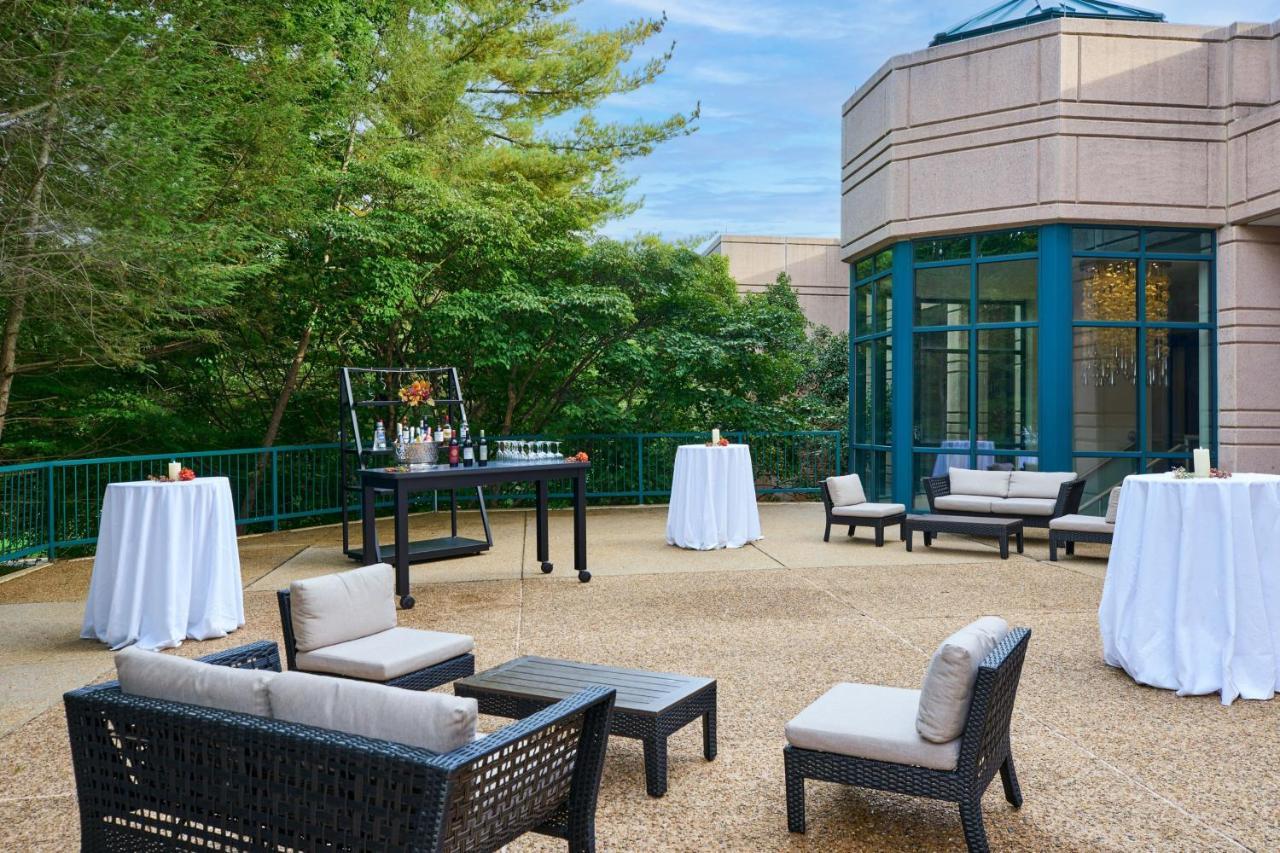 Falls Church Marriott Fairview Park Экстерьер фото