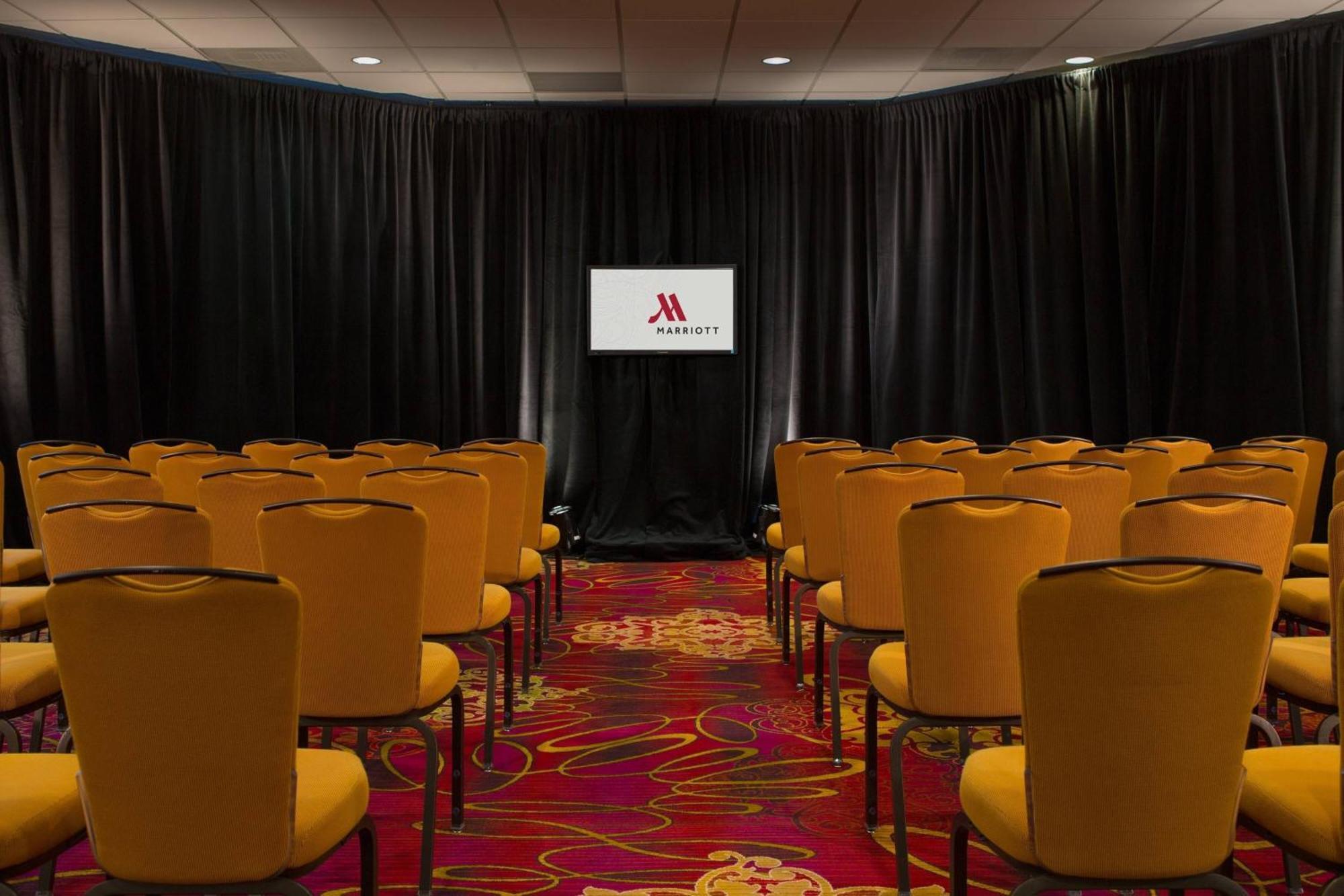 Falls Church Marriott Fairview Park Экстерьер фото